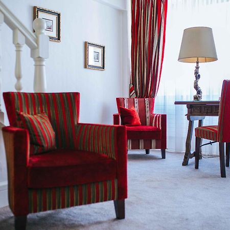 โรงแรมเดอ ลา ซิกอญ เจนีวา ห้อง รูปภาพ A room at the hotel