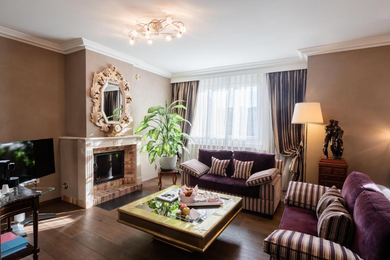 โรงแรมเดอ ลา ซิกอญ เจนีวา ภายนอก รูปภาพ A living room