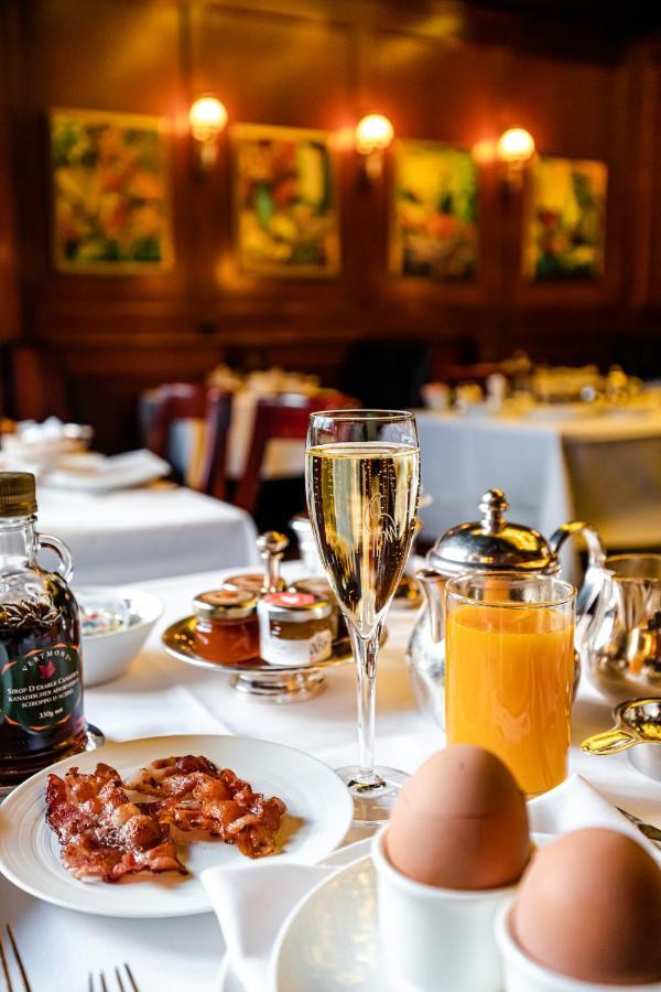 โรงแรมเดอ ลา ซิกอญ เจนีวา ภายนอก รูปภาพ Champagne and orange juice