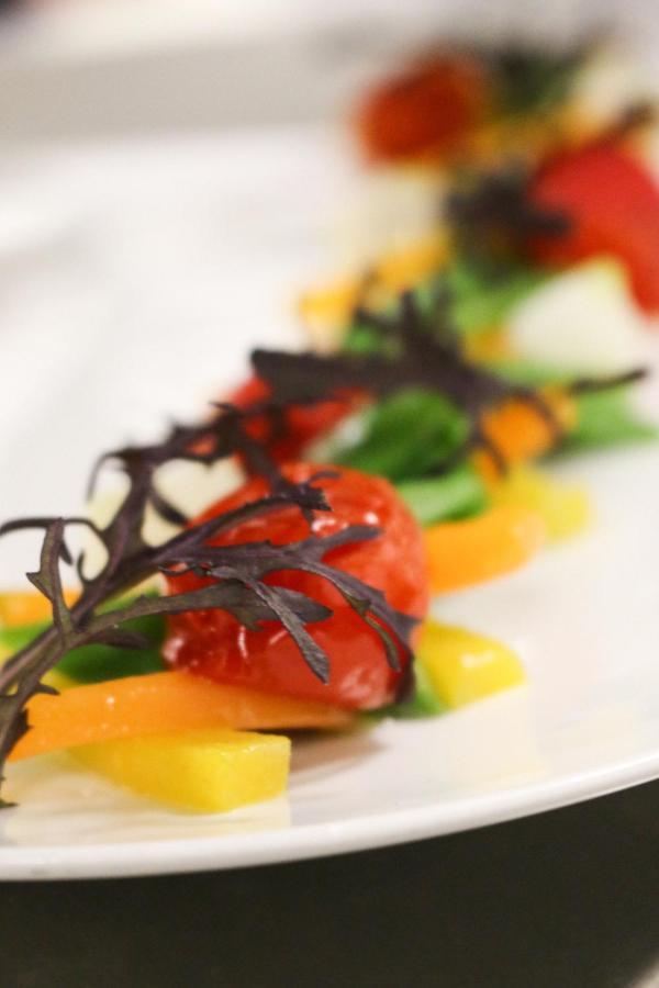 โรงแรมเดอ ลา ซิกอญ เจนีวา ภายนอก รูปภาพ A salad with edible seaweed
