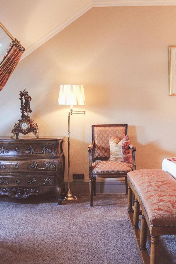 โรงแรมเดอ ลา ซิกอญ เจนีวา ภายนอก รูปภาพ A floor lamp