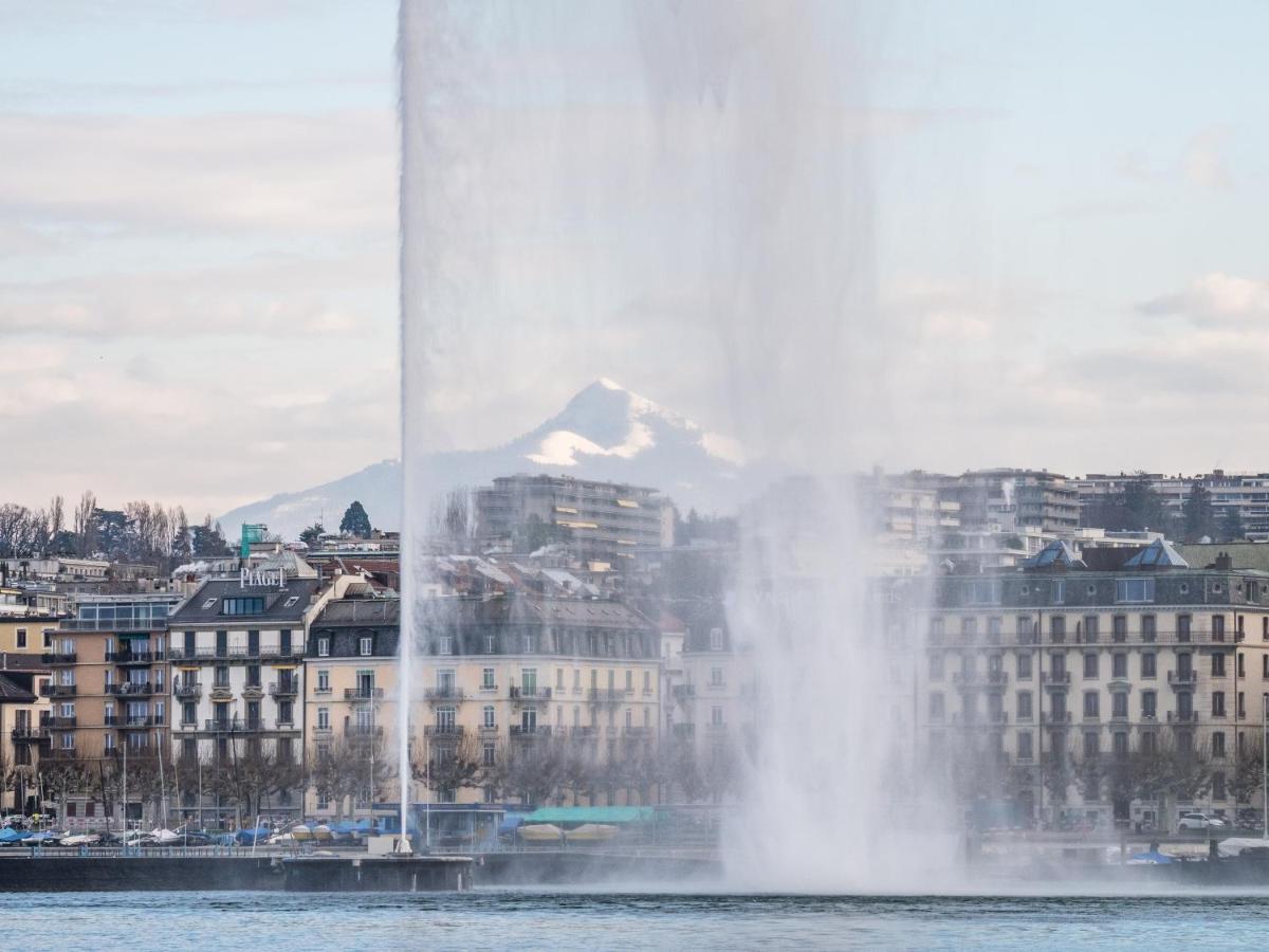 โรงแรมเดอ ลา ซิกอญ เจนีวา ภายนอก รูปภาพ The Montreux water fountain