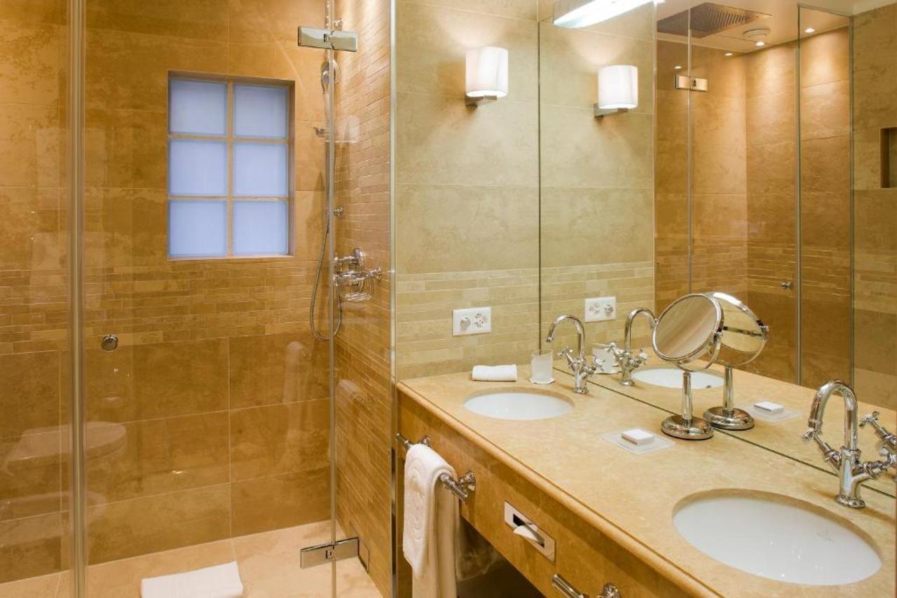 โรงแรมเดอ ลา ซิกอญ เจนีวา ภายนอก รูปภาพ Bathroom