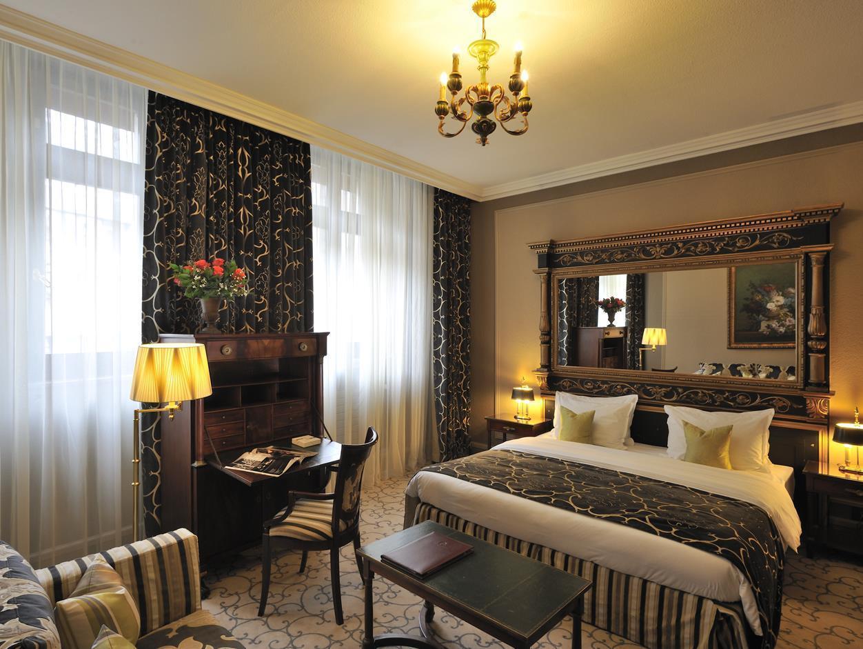 โรงแรมเดอ ลา ซิกอญ เจนีวา ภายนอก รูปภาพ A room at the hotel