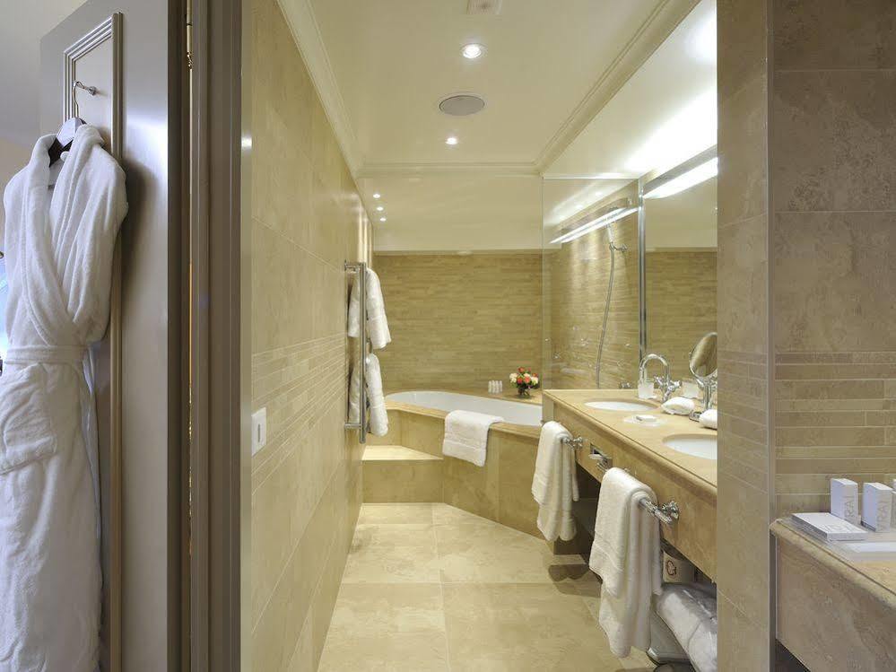 โรงแรมเดอ ลา ซิกอญ เจนีวา ภายนอก รูปภาพ Bathroom