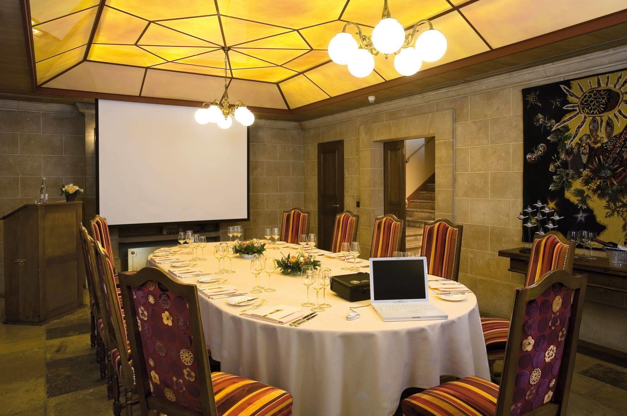 โรงแรมเดอ ลา ซิกอญ เจนีวา ภายนอก รูปภาพ The interior of the restaurant